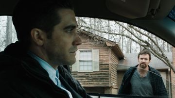 Jake Gyllenhaal y Hugh Jackman en una escena de 'Prisoners', que se estrena el viernes.