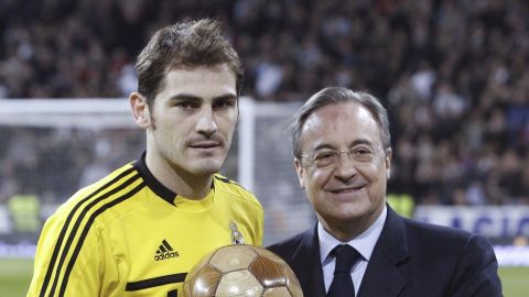 Portero y director. ¡Suerte para la próxima Iker!