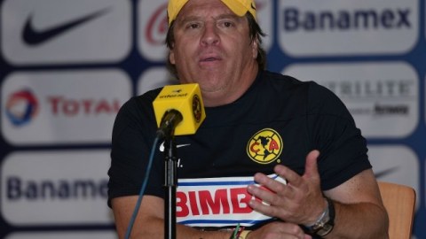 Miguel Herrera ofreció una conferencia en las instalaciones de Coapa