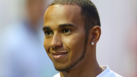Hamilton quiere comerse a Marina Bay.