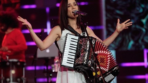 Julieta Venegas presentará en The Warfield de San Francisco su más reciente producción musical 'Los momentos'.