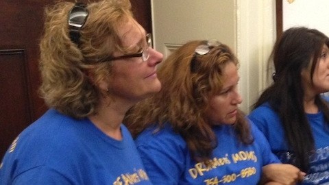 Estas cuatro madres indocumentadas se sentaron frente a la oficina John Boehner, bloqueando la entrada.