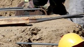 Los trabajadores latinos en ocasiones carecen de derechos básicos en sus lugares de trabajo.