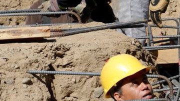 Los trabajadores latinos en ocasiones carecen de derechos básicos en sus lugares de trabajo.