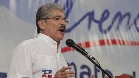 El candidato  del partido  salvadoreño ARENA, Norman Quijano, en  la  asamblea general de su partido en San Salvador.