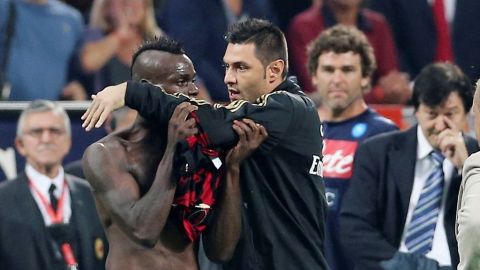 Balotelli se va por tres juegos.