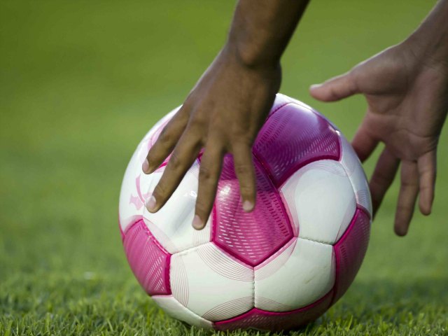 Las próximas jornadas de la Liga MX se disputarán con un balón rosa