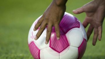 Las próximas jornadas de la Liga MX se disputarán con un balón rosa