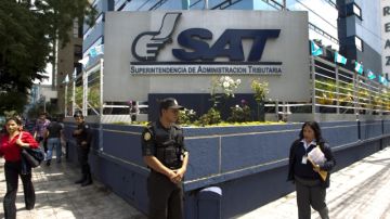 En  la Superintendencia de Administración Tributaria  en  Guatemala,  permanece la banda dedicada al robo de automóviles.