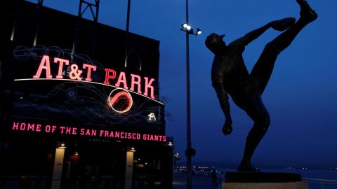 El AT&T Park vivió momentos álgidos en sus alrededores.