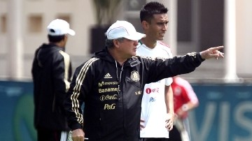 El timonel Víctor Manuel Vucetich dará hoy su convocatoria de los jugadores 'europeos'.