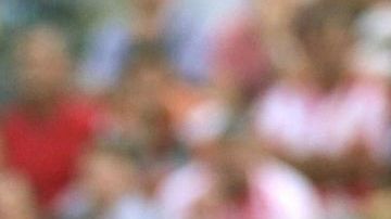 Tras un sprint en el primer tiempo, 'La Pulga' se resintió d ela pierna derecha.