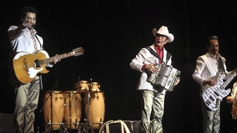 Las figuras sinaloenses de la música regional mexicana enviarán la recaudación a los damnificados de Sinaloa por el paso del huracán Manuel.