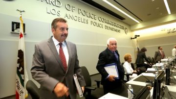 El jefe de la Policía de Los Ángeles, Charlie Beck, en su reunión  con la junta de comisionados de la institución.