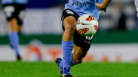 Gran jugada del delantero de Belgrano conocido 'El Picante', anotó sorprendente gol de chilena.