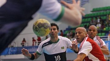 El balonmano es un deporte muy popular en sudamérica y Europa.