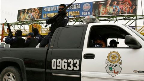 Los agentes descubrieron la casa junto a la frontera con Estados Unidos.