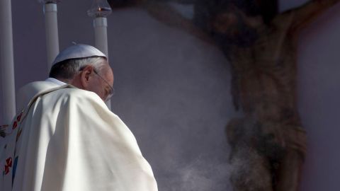 El papa Francisco exaltó hoy la vida de sus antecesores.