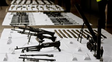 Armas y municiones incautadas a la banda criminal 'Bloque Meta' en Bogotá (Colombia), supuestamente vendidas por las FARC.