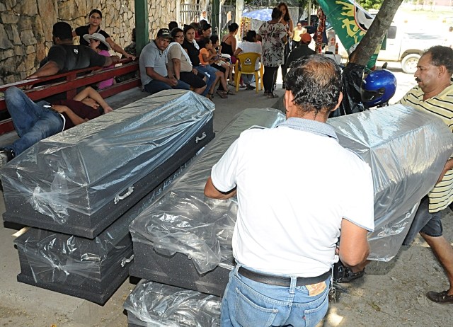 Asesinan a los cinco miembros de una familia - La Opinión