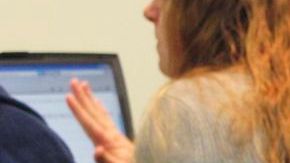 La alta demanda de personas buscando información o que intentaban registrarse en la reforma de salud, provocó el martes que las páginas de internet colapsaran en varios estados.