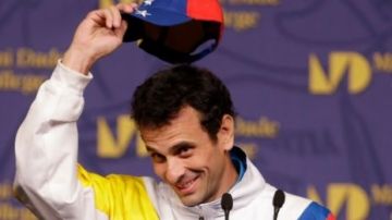 Capriles dijo que quiere que todos los venezolanos que se han ido del país regresen.