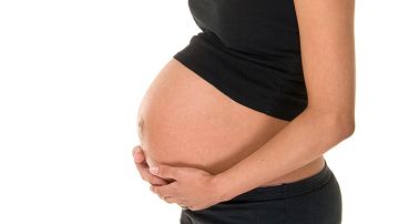 La reimplantación de tejido ovárico permite a las mujeres recuperar su menstruación y tener la oportunidad de quedar embarazadas a cualquier edad.