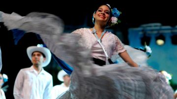La Compañía de Baile Folclórico Mexicano de Chicago continúa celebrando su aniversario número 30.