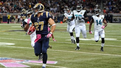 Matt Giordano (27) hizo el regreso de 82 yardas en el primer cuarto del encuentro.