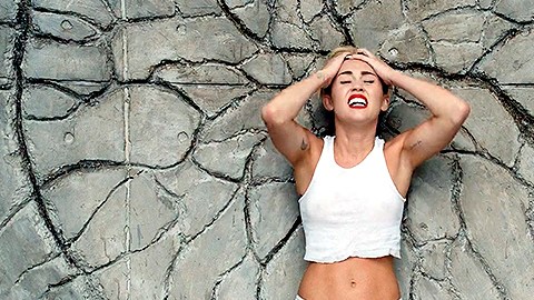 Cyrus tiene grupos musicales que la apoyan y quienes consideran que su nuevo disco será un éxito.