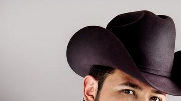Roberto Tapia cuenta con siete nominaciones en los Premios Billboard de la Música Mexicana.
