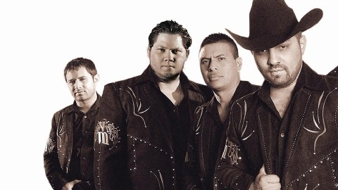 Voz de Mando tiene por primera vez una nominación a los Latin Grammy.