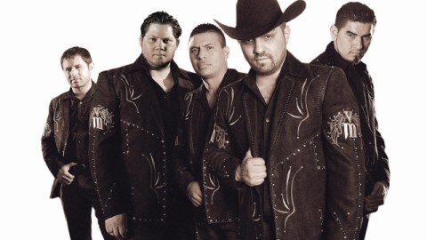 Voz de Mando tiene por primera vez una nominación a los Latin Grammy.