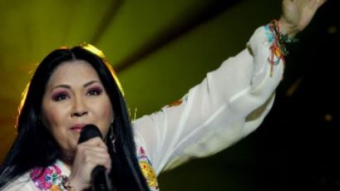 La cantautora inició su carrera profesional en 1977 y tiene más de 24 discos.
