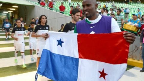 El delfensa panameño Felipe Baloy confía en que pueden derrotar a México en el estadio Azteca