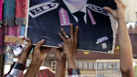 Una multitud apoyando al actual jefe del Ejército, Abdel-Fattah el Sisi, a quien proponen como presidente del país, en El Cairo (Egipto).