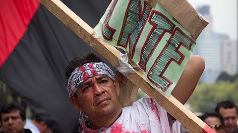 Los maestros piden reunión de la CNTE con el gobernador de Oaxaca y autoridades educativas.