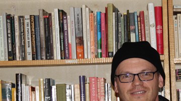 Grant Cogswell, en su librería de la Ciudad de México.