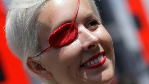 María de Villota celebraba haber sobrevivido a un aparatoso accidente.