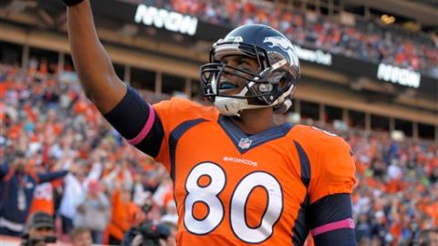 Julius Thomas (80) celebra una anotación el domingo ante los Jaguares de Jacksonville.