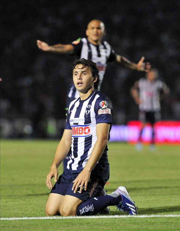 El jugador de Monterrey, Omar Arellano, lamenta una jugada fallada en el estadio Tecnológico de la ciudad de Monterrey (México). EFE/Archivo
