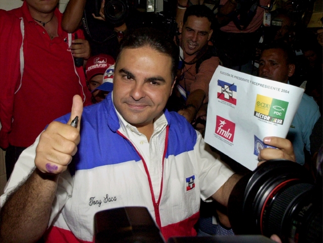 El ex presidente de El Salvador Elias Antonio Saca se afilia a un nuevo partido para presentarse nuevamente en las próximas elecciones de su país.