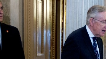 El líder de la mayoría del Senado,  el demócrata Harry Reid, se reunió con el republicano Mitch McConnel, sin ningún resultado.