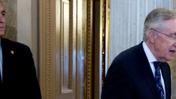 El líder de la mayoría del Senado,  el demócrata Harry Reid, se reunió con el republicano Mitch McConnel, sin ningún resultado.