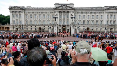 Al momento de la detención, la reina Isabel II no se encontraba en el recinto real.