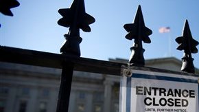 Cientos de monumentos, lugares históricos y parques nacionales siguen cerrados este lunes por tercera semana seguida.