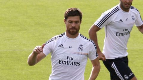Xabi se dice frustrado por no poder ayudar a sus compañeros con los 'Merengues' y la Selección Española.