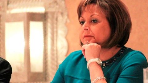 La gobernadora Susana Martínez defendió la decisión de las autoridades estatales de emitir el “Alerta Amber”.