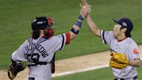 El tercer juego de la Serie de Campeonato fue para Boston, quienes se colocan 2-1.