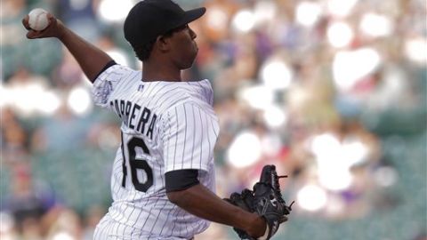 Cabrera estaba en la lista de lesionados de los Rockies, y ahora pasa al mismo listado de Rangers.